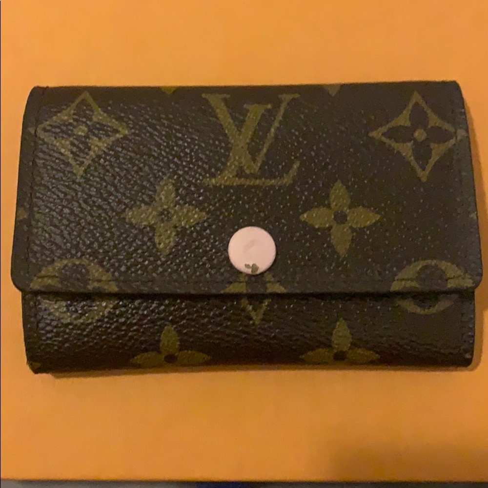 Louis Vuitton 6 Key Holder